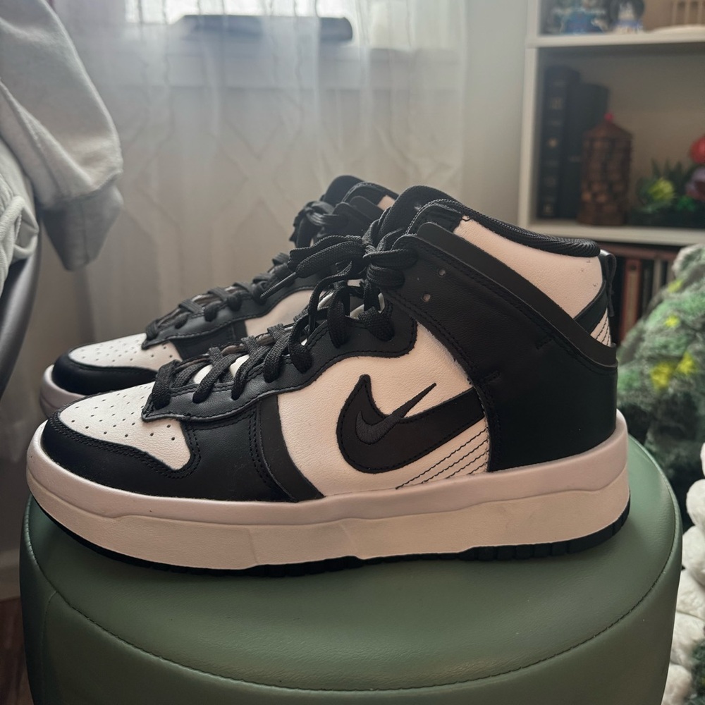 ⭐️Women’s Dunk Highs⭐️